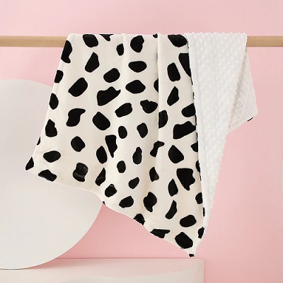 Minky Dots takarók újszülötteknek